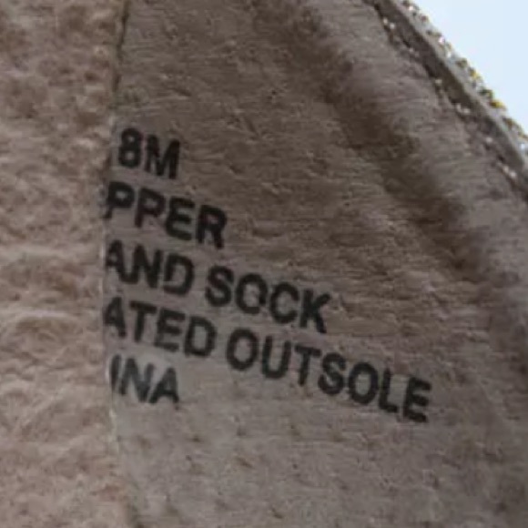 BETSEY JOHNSON GOLD OPEN TOE HEELS SIZE 8 - Picture 5 of 7